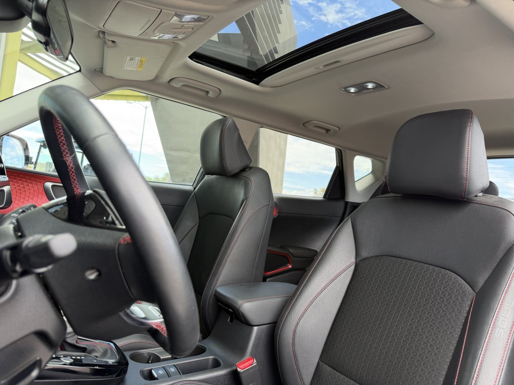 Used 2025 Kia Soul GT-Line w/ GT-Line Technology Package FWD image 33