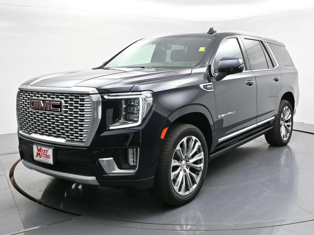 Used 2022 GMC Yukon Denali w/ Denali Premium Package AWD/4WD image 3