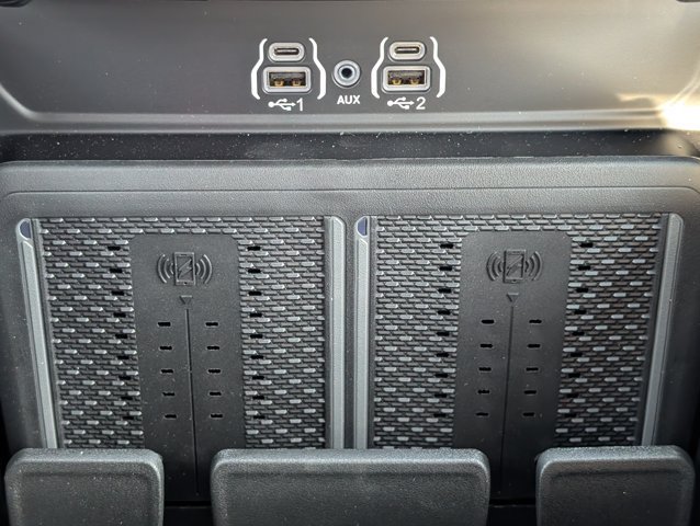 New 2026 RAM 3500 Laramie AWD/4WD image 21