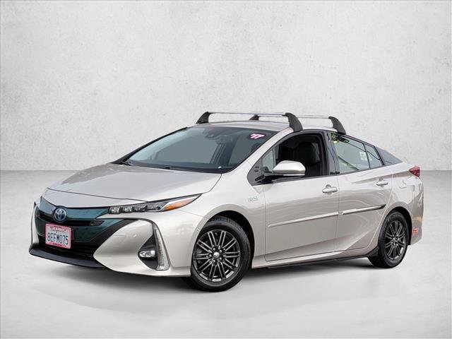 Used 2017 Toyota Prius Prime Advanced w/ Preferred Accessory Package FWD image 2