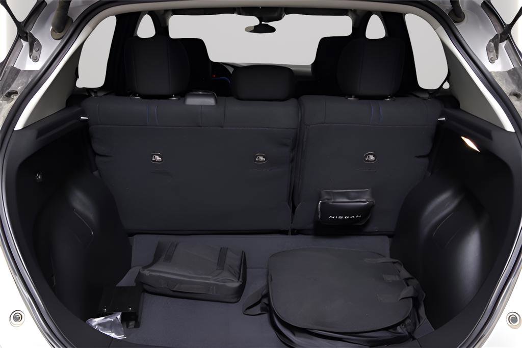 Used 2025 Nissan Leaf S image 10