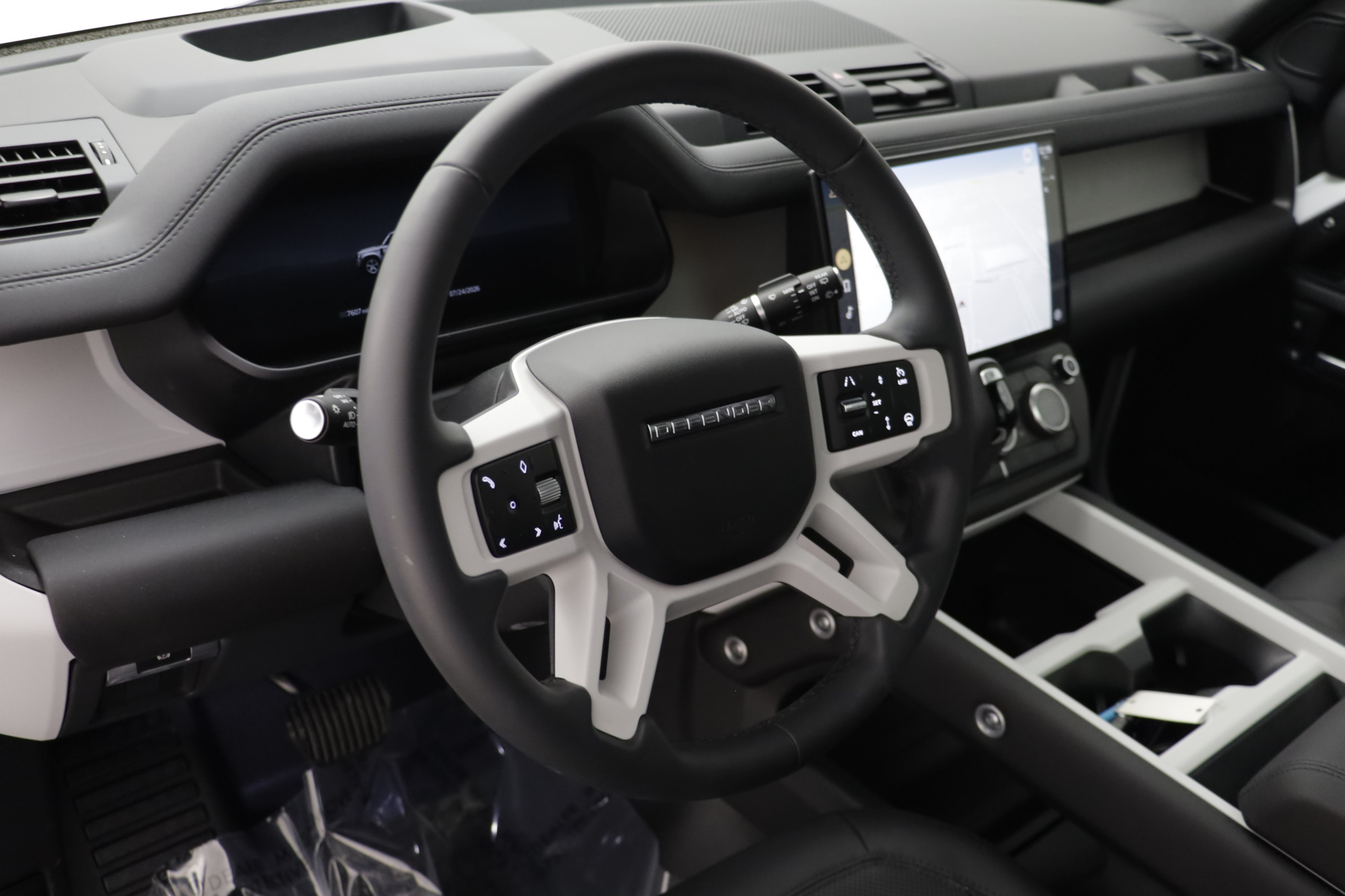 Certified 2026 Land Rover Defender 110 X-Dynamic SE AWD/4WD image 6