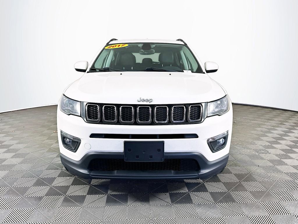 Used 2017 Jeep Compass Latitude image 3