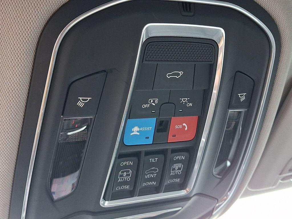 Used 2022 Jeep Grand Cherokee L Limited w/ Luxury Tech Group II AWD/4WD image 23