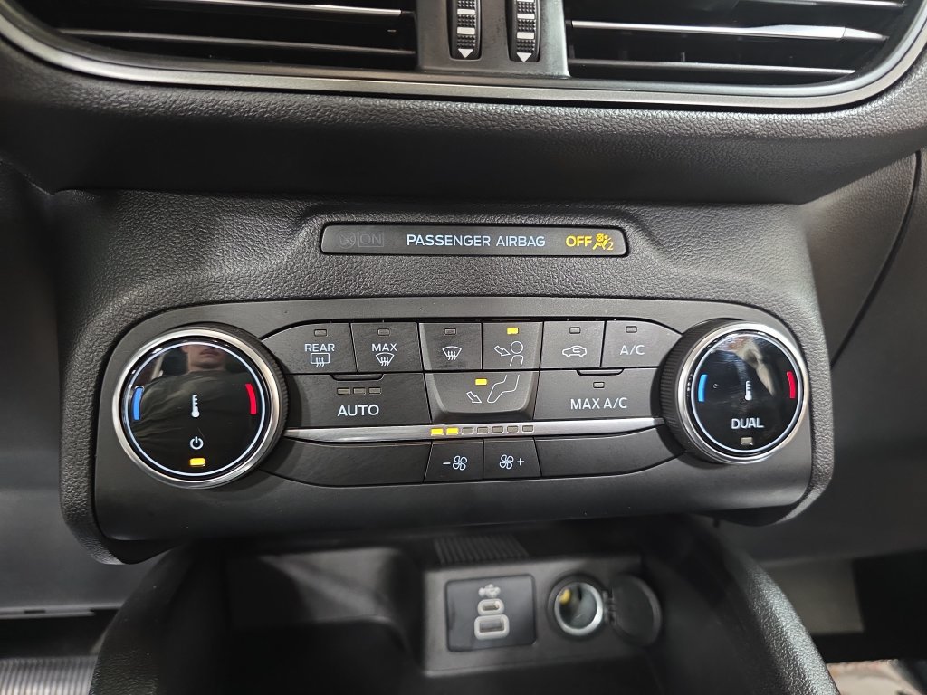 Used 2025 Ford Escape Active AWD/4WD image 23
