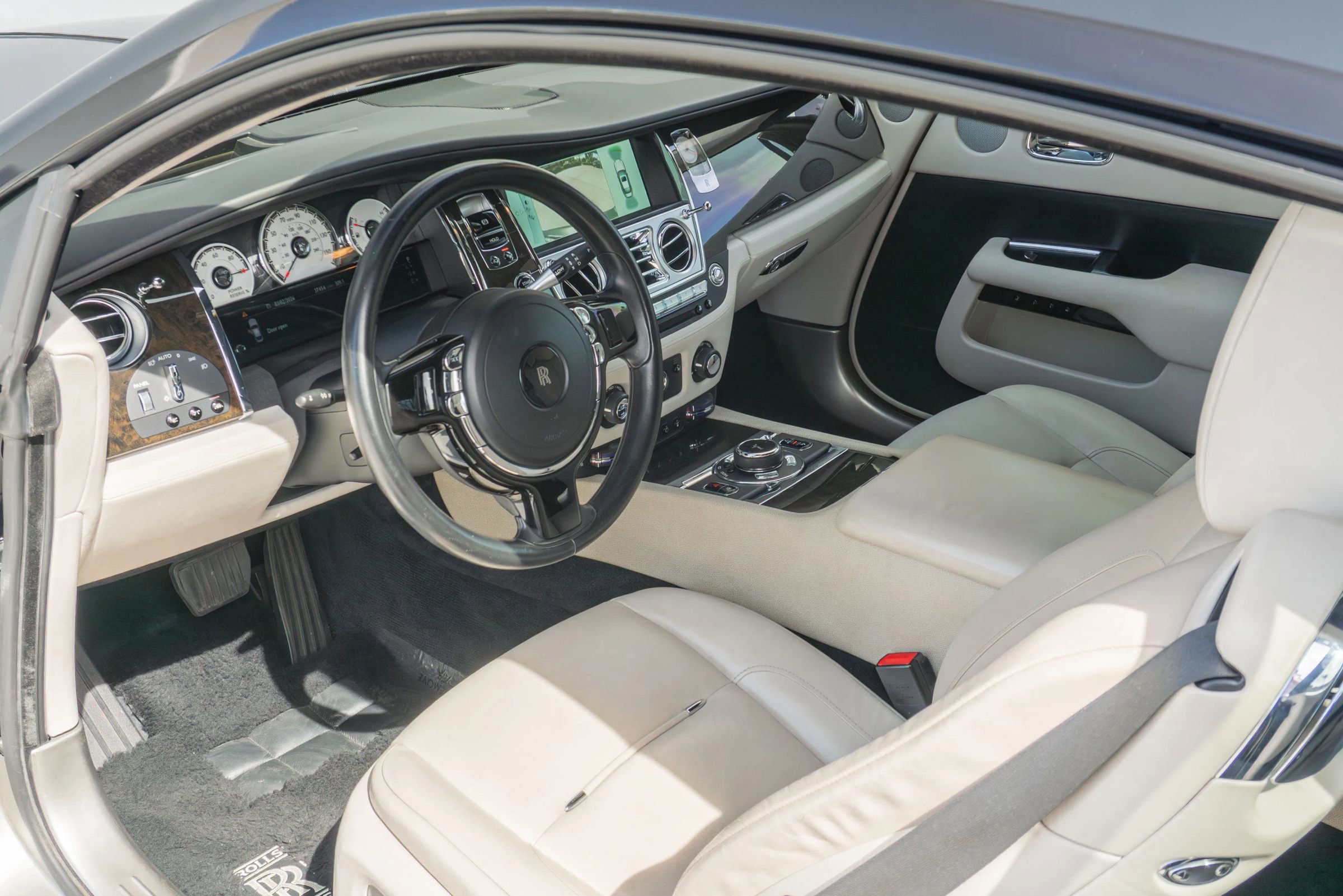 Used 2016 Rolls-Royce Wraith image 80
