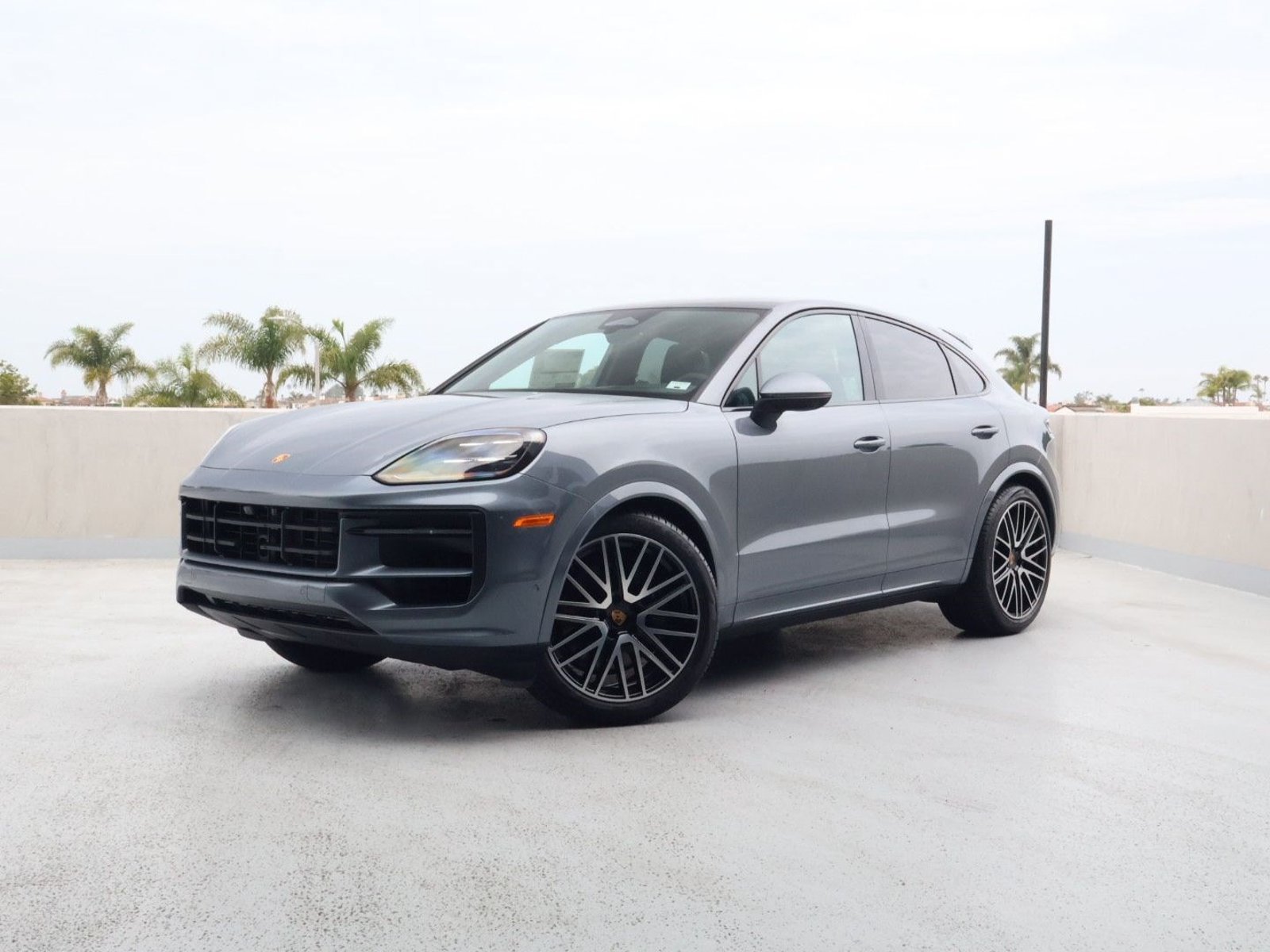 New 2026 Porsche Cayenne Coupe AWD/4WD image 1