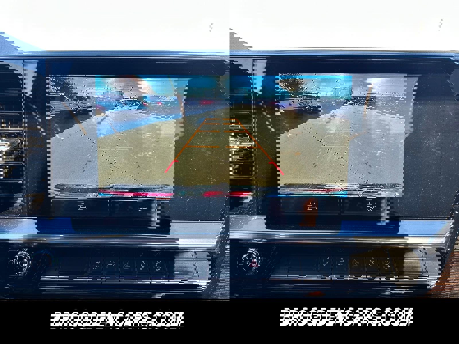 New 2026 GMC Sierra 2500 SLE w/ SLE Convenience Package image 8