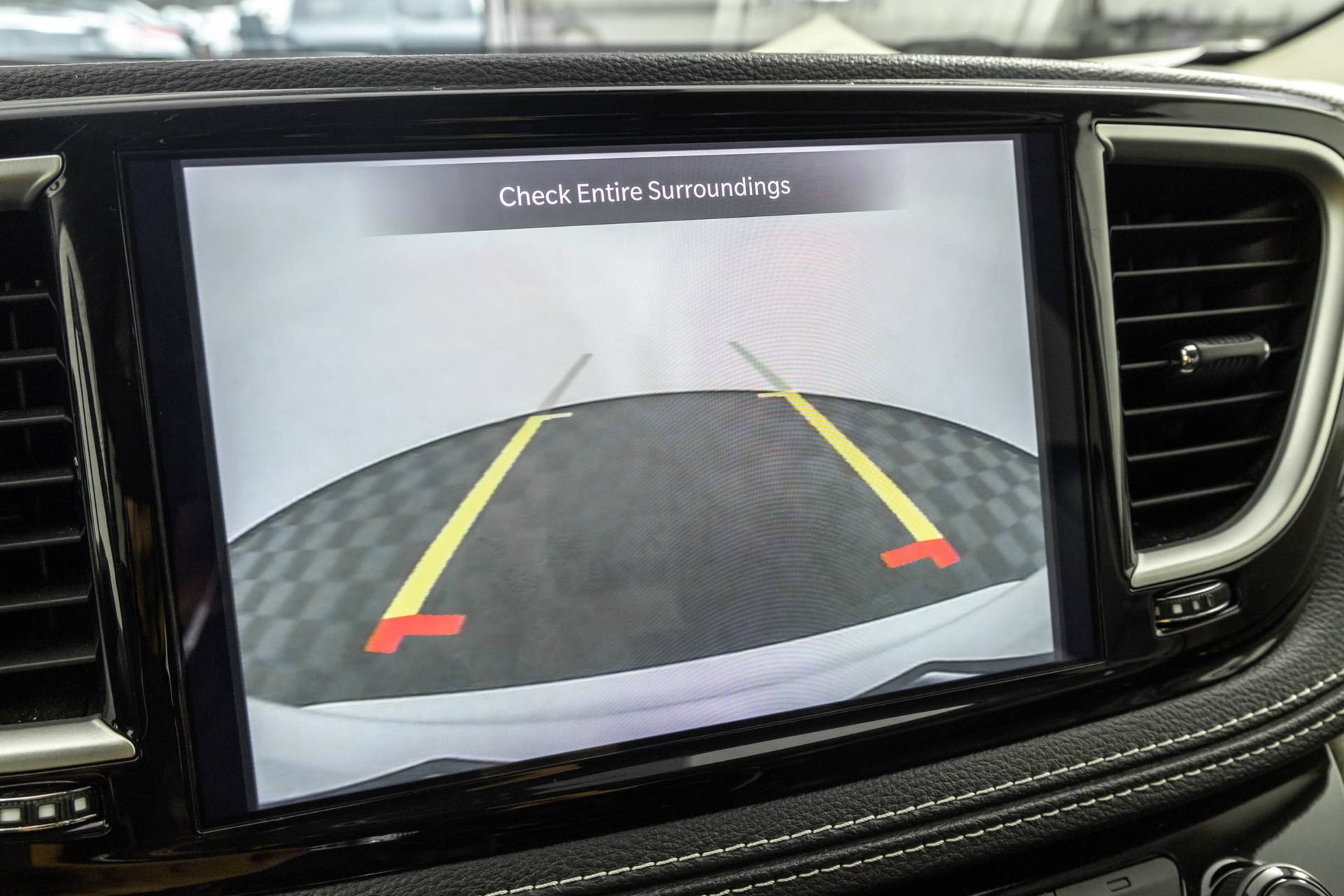 Used 2024 Chrysler Pacifica Limited FWD image 11