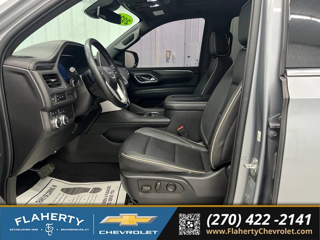Used 2023 GMC Yukon XL SLT AWD/4WD image 9