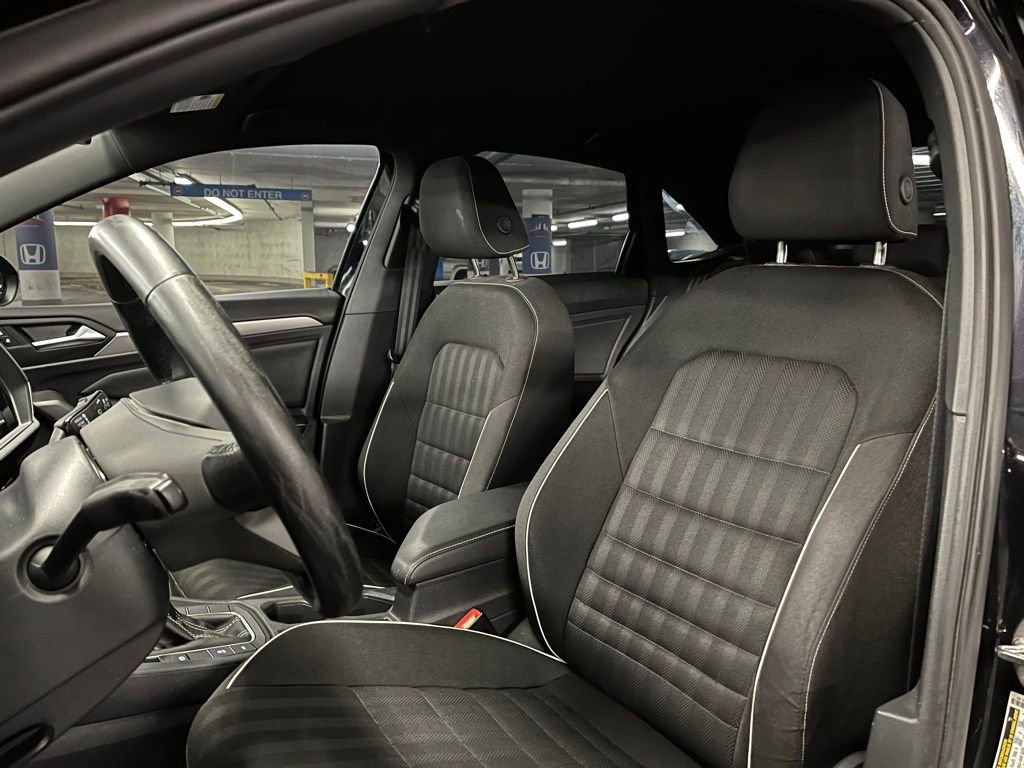 Used 2023 Volkswagen Jetta Sport image 17