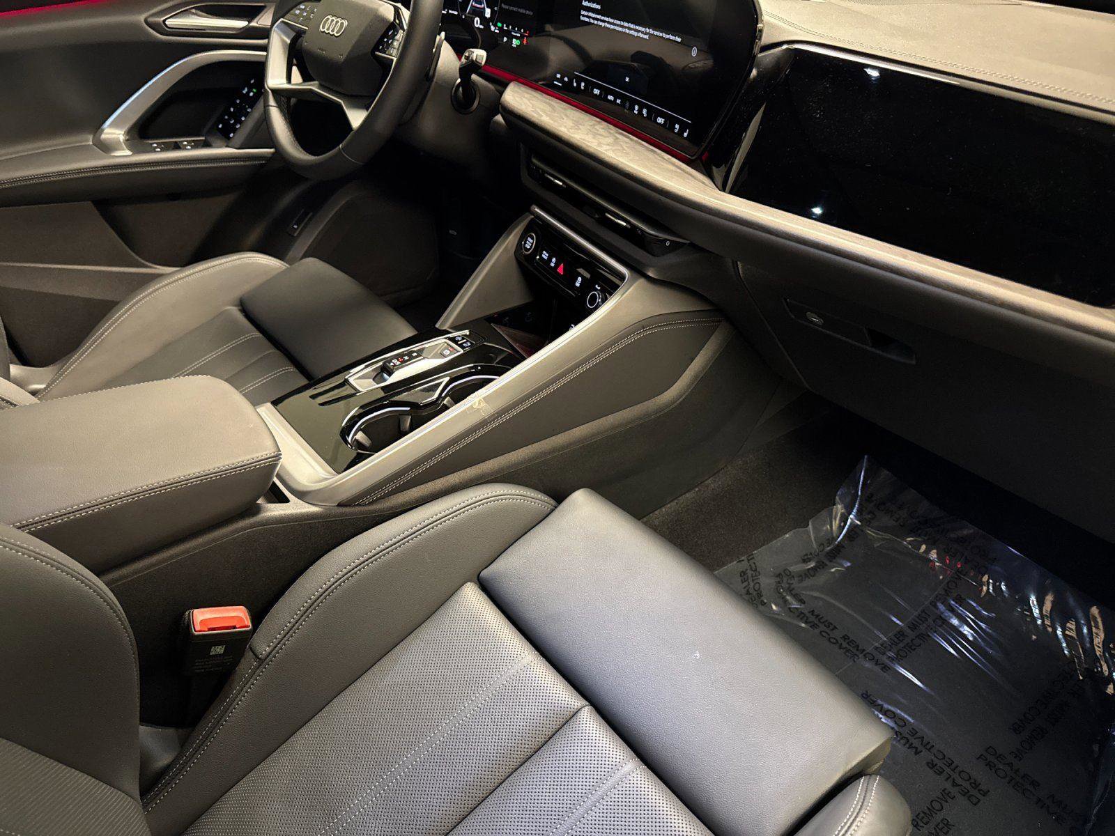 Used 2025 Audi Q5 Premium Plus w/ Premium Plus image 16