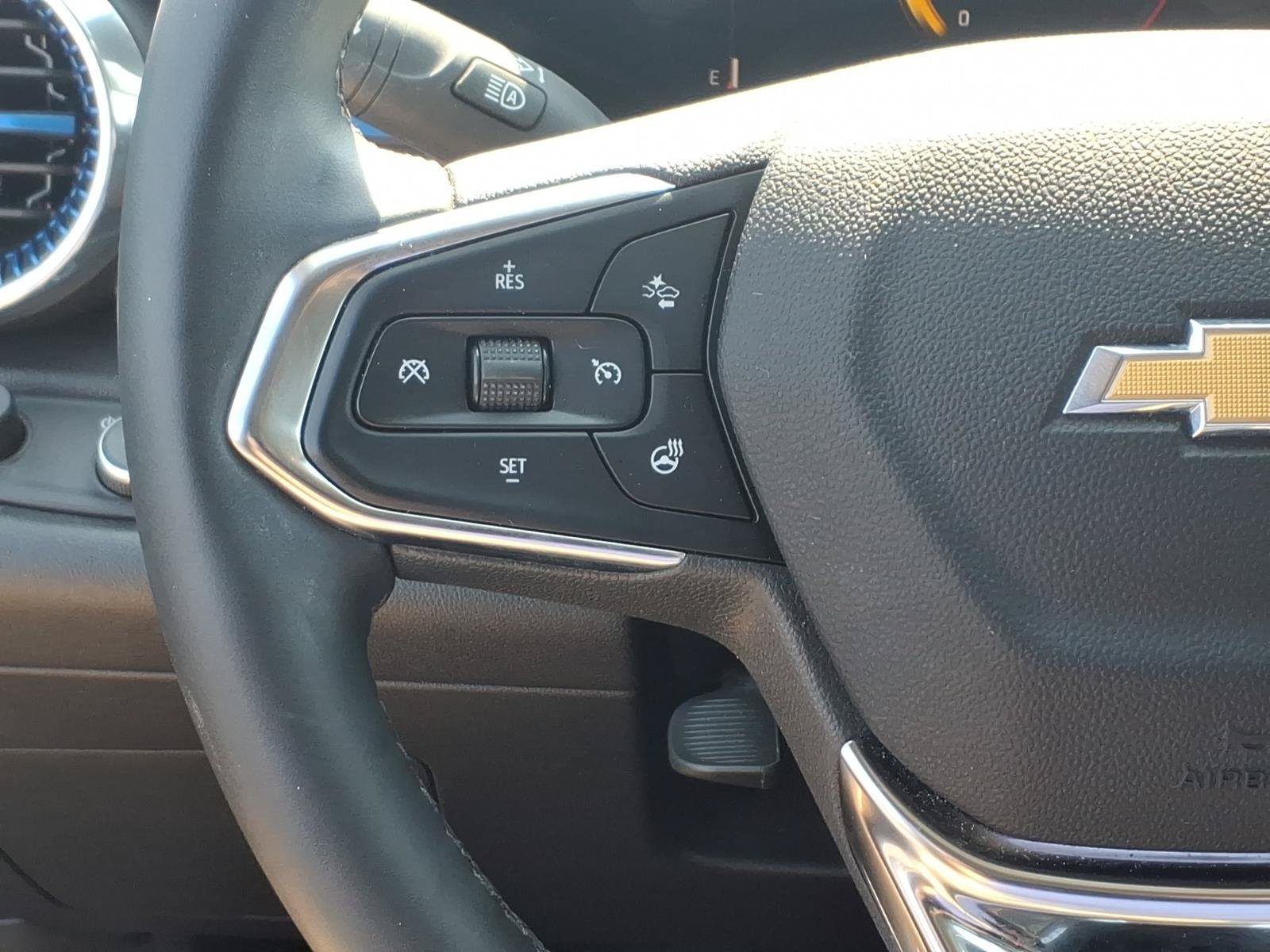 Used 2025 Chevrolet Trax LT w/ Driver Confidence Package FWD image 17
