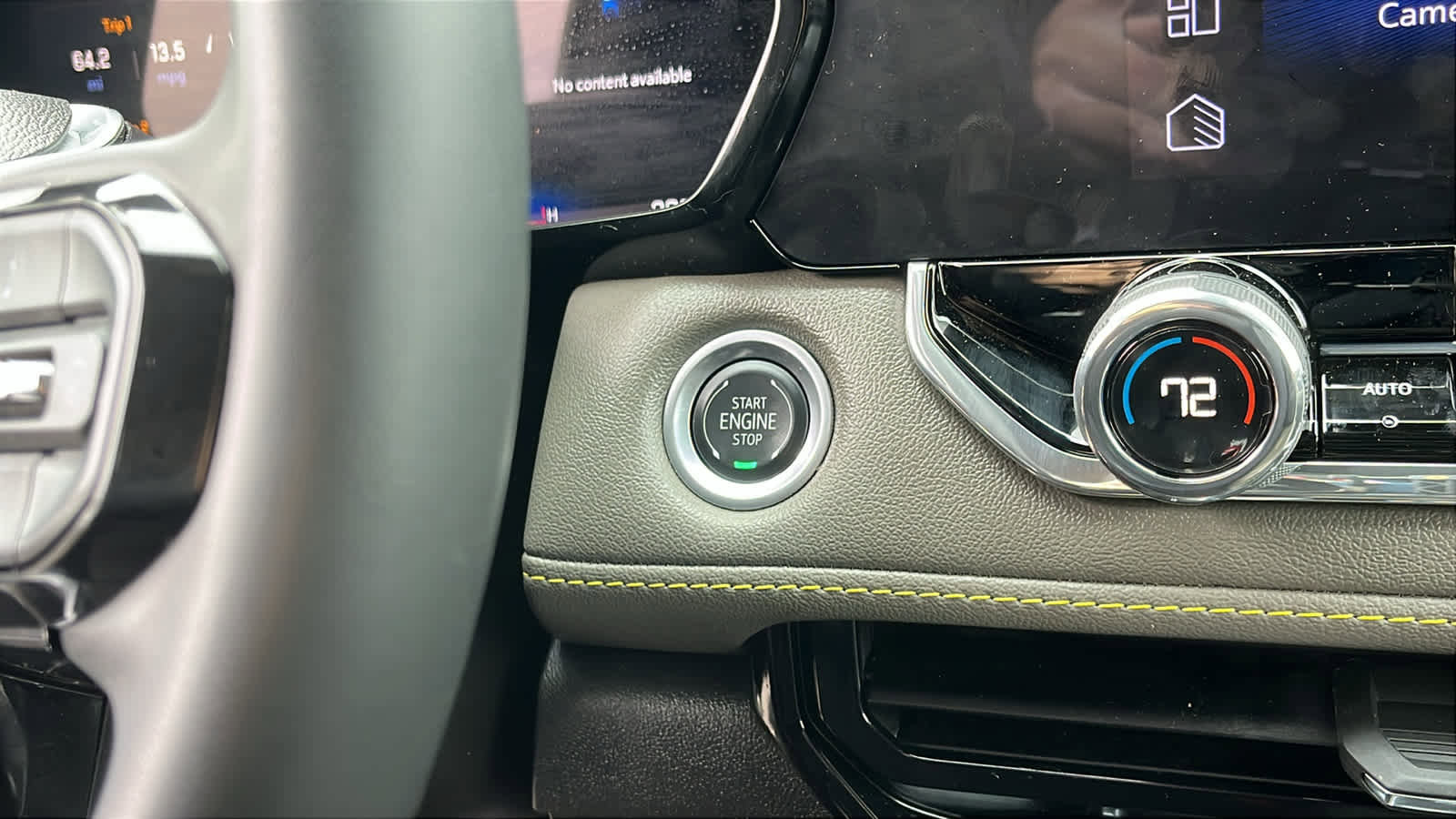 Used 2024 Chevrolet Colorado ZR2 w/ Technology Package image 21