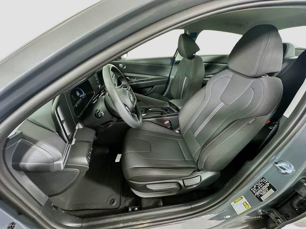 New 2026 Hyundai Elantra SE w/ Cargo Package image 15