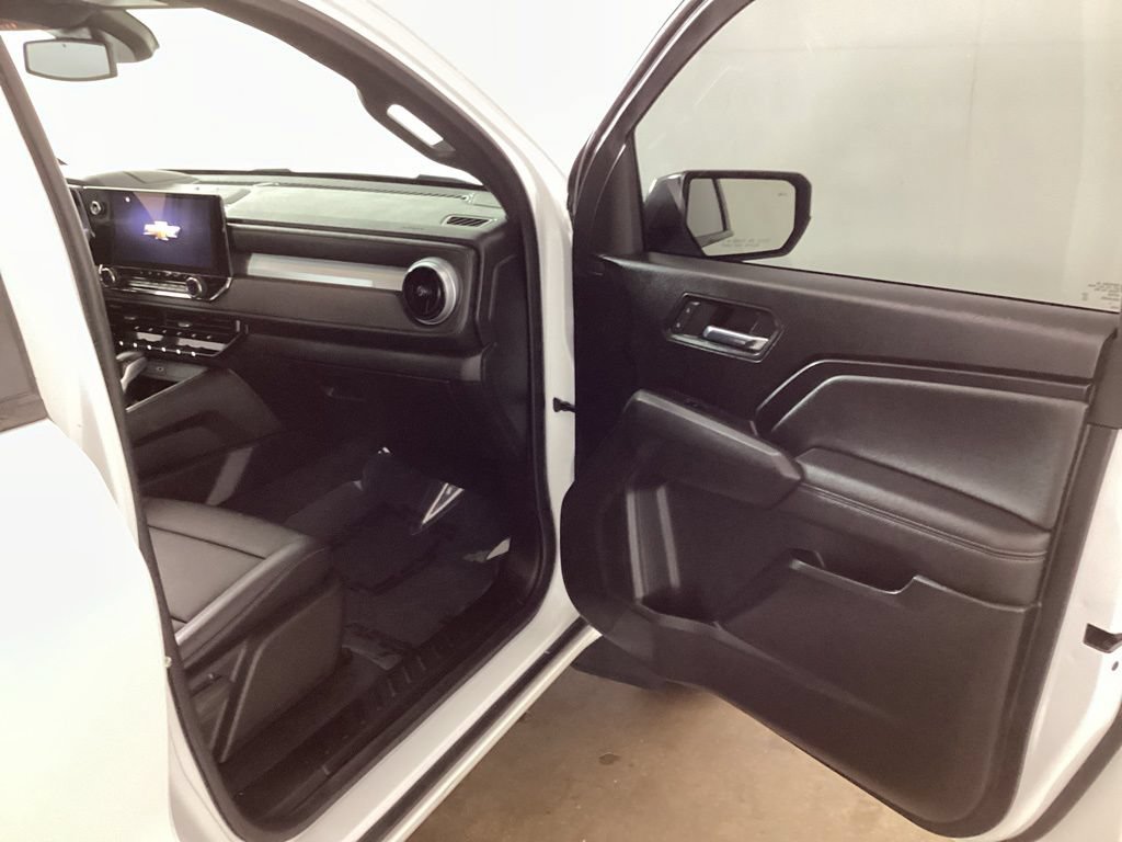 Used 2023 Chevrolet Colorado LT w/ LT Convenience Package III AWD/4WD image 19