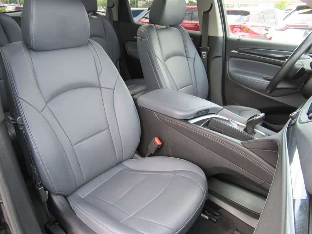 Used 2019 Buick Enclave Essence w/ LPO, Sport Appearance Package image 9