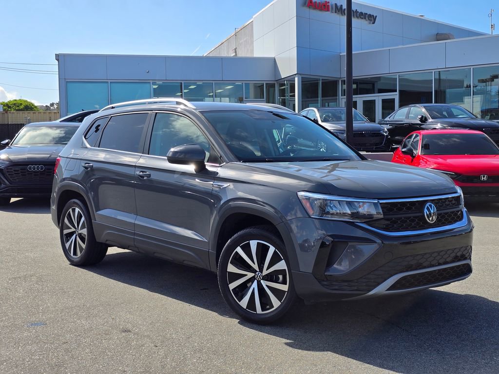 Used 2022 Volkswagen Taos SE image 1