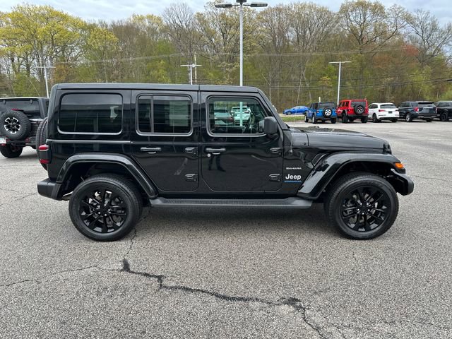 Used 2023 Jeep Wrangler Unlimited Sahara w/ Cold Weather Group AWD/4WD image 9