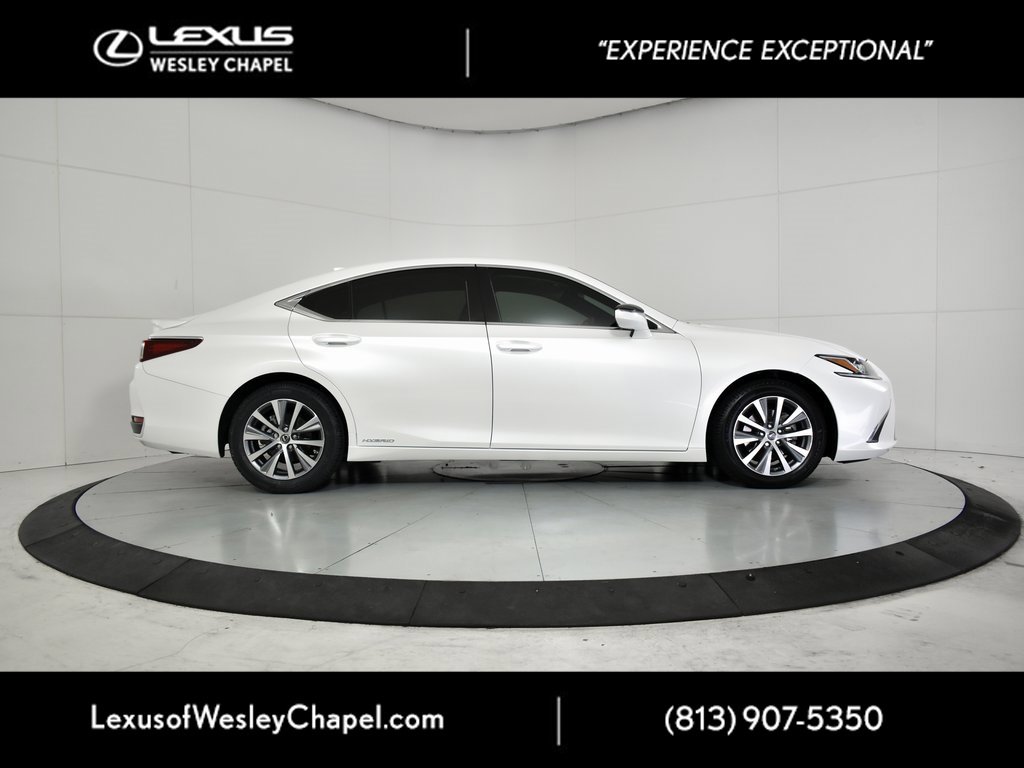 Used 2020 Lexus ES 300h w/ Premium Package image 4