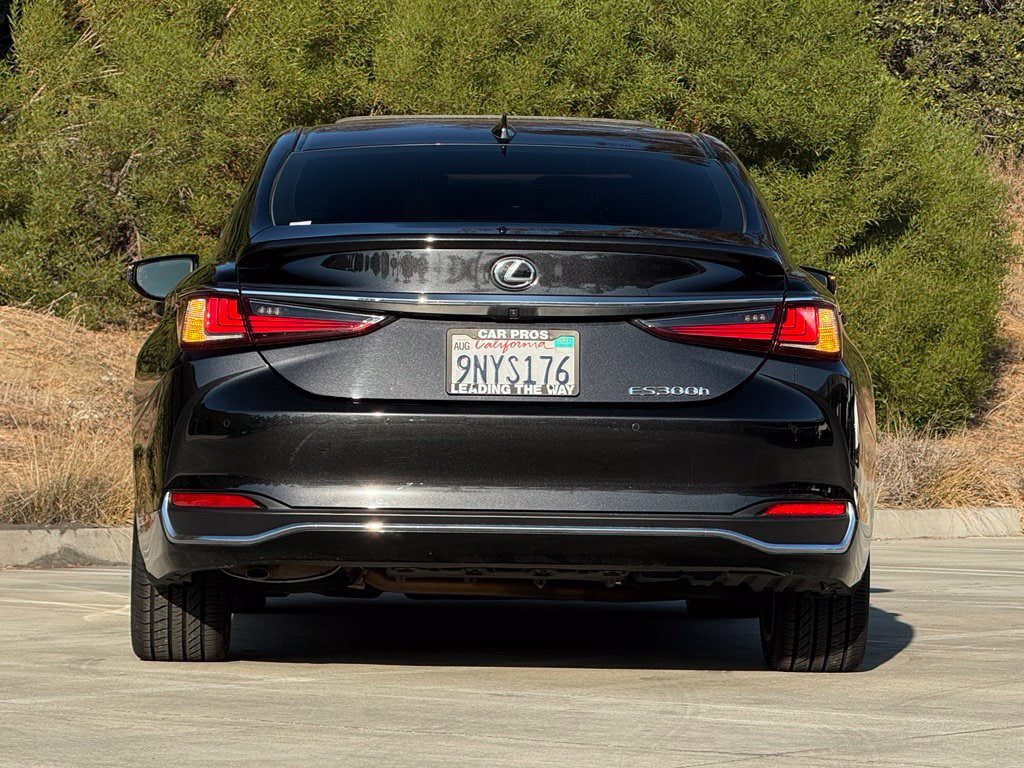 Certified 2025 Lexus ES 300h w/ Premium Package FWD image 11