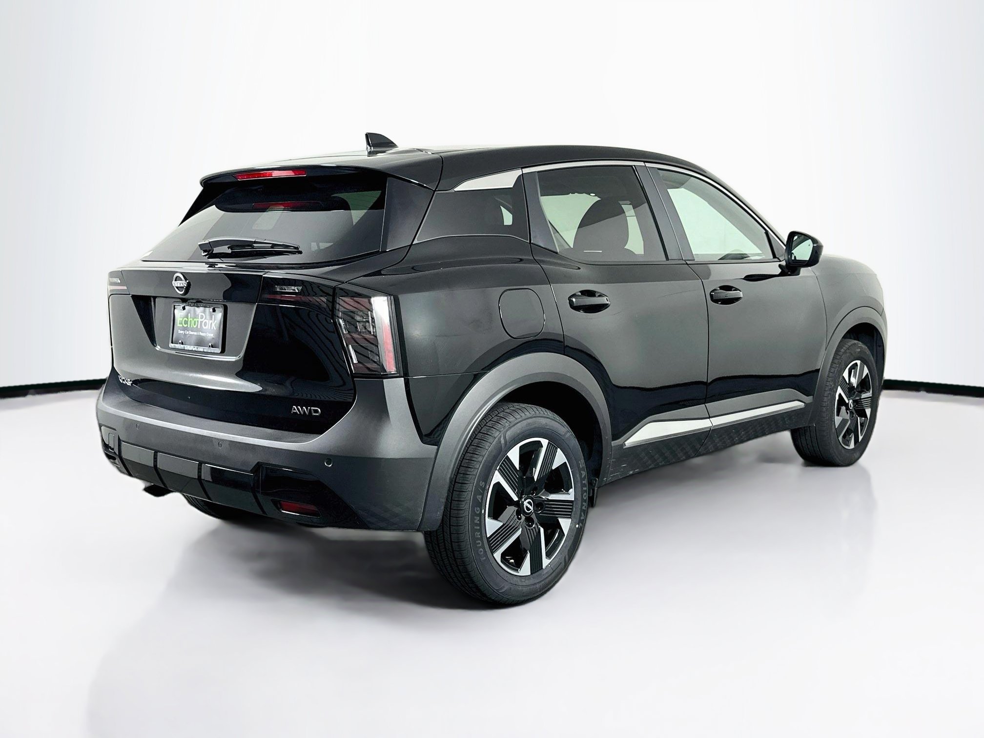 Used 2025 Nissan Kicks SV AWD/4WD image 9