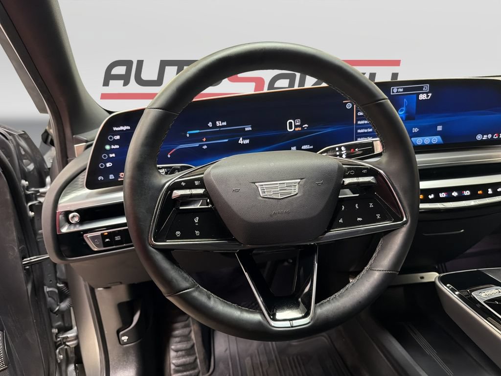 Used 2025 Cadillac Lyriq Luxury RWD image 12