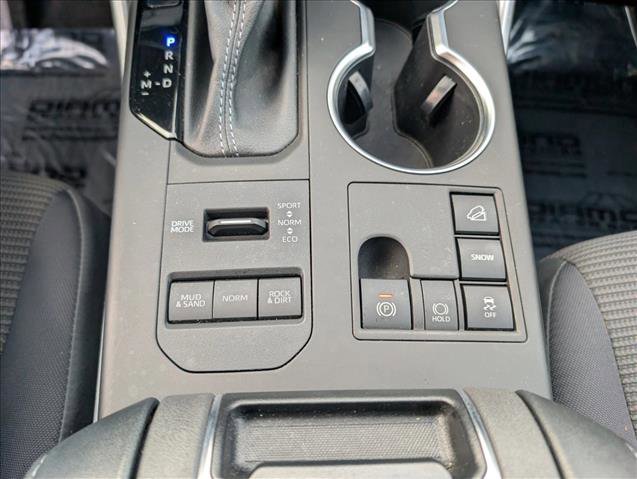 Used 2023 Toyota Highlander LE image 12