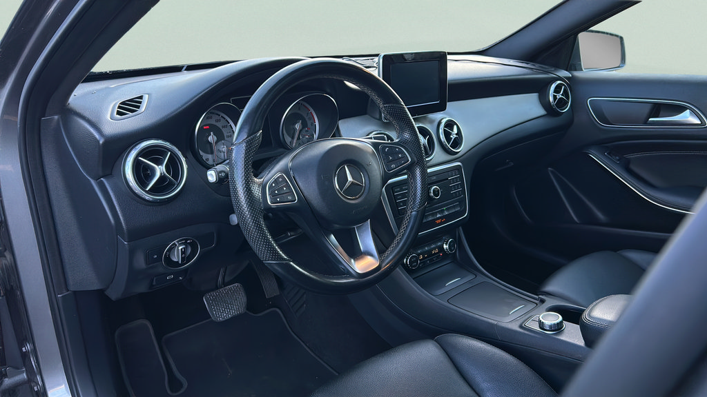 Used 2016 Mercedes-Benz GLA 250 image 13