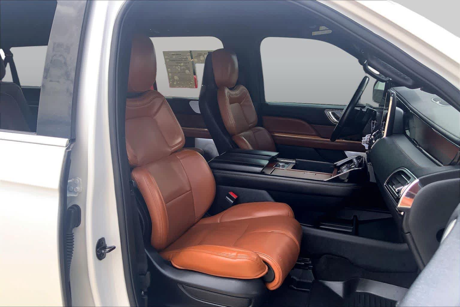 Used 2020 Lincoln Navigator L Reserve w/ Luxury Package AWD/4WD image 8