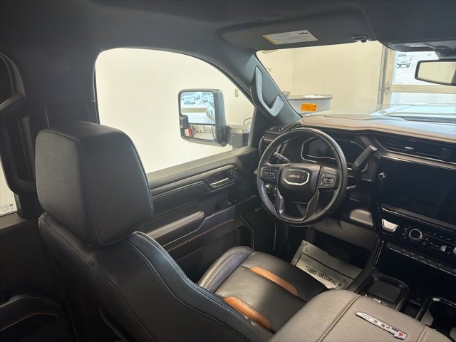 Used 2024 GMC Sierra 2500 AT4 image 33