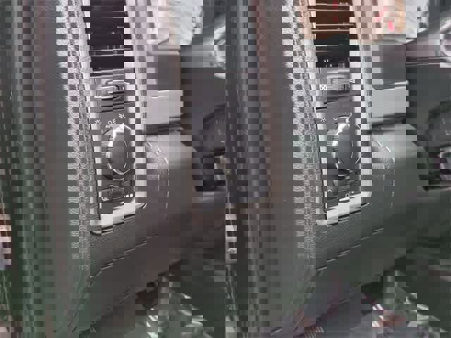 Used 2018 RAM 2500 Tradesman w/ Chrome Appearance Group image 17