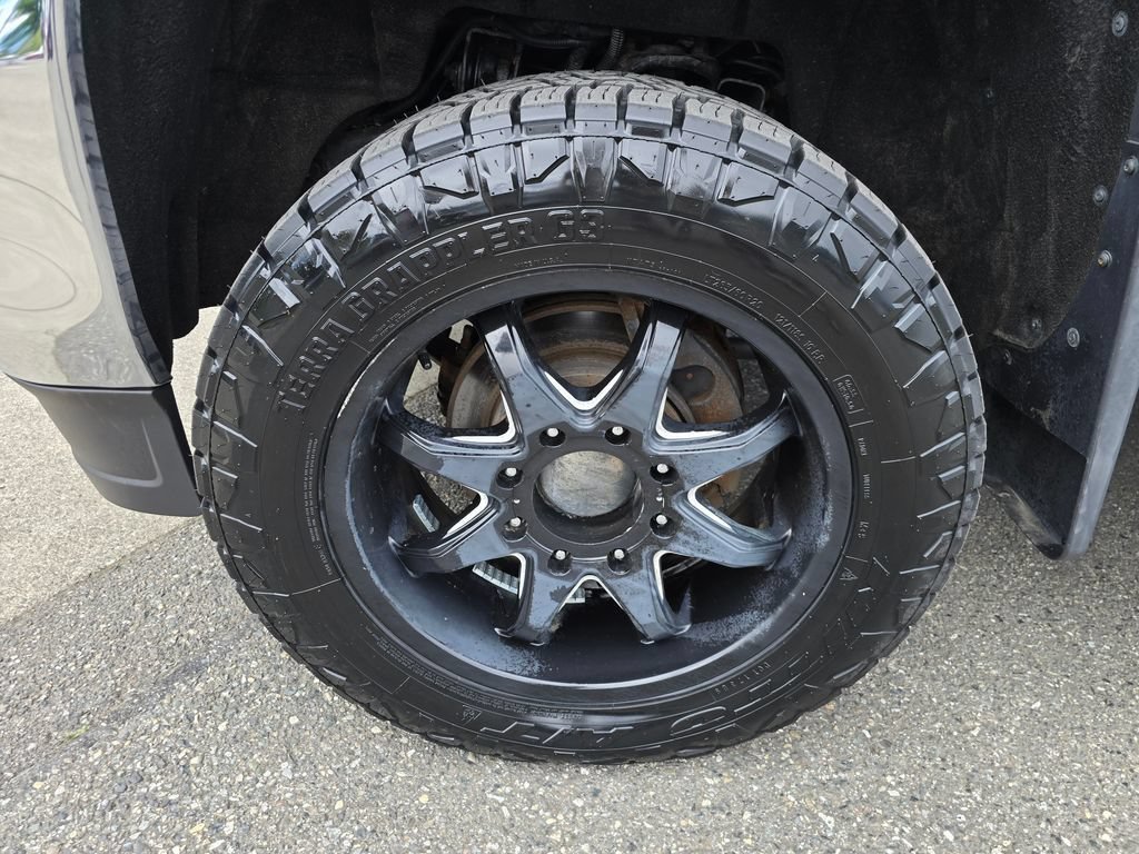 Used 2016 GMC Sierra 2500 SLT w/ Duramax Plus Package AWD/4WD image 9