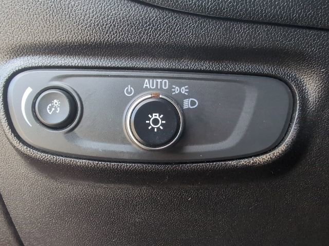 Used 2021 Chevrolet Equinox LT image 17