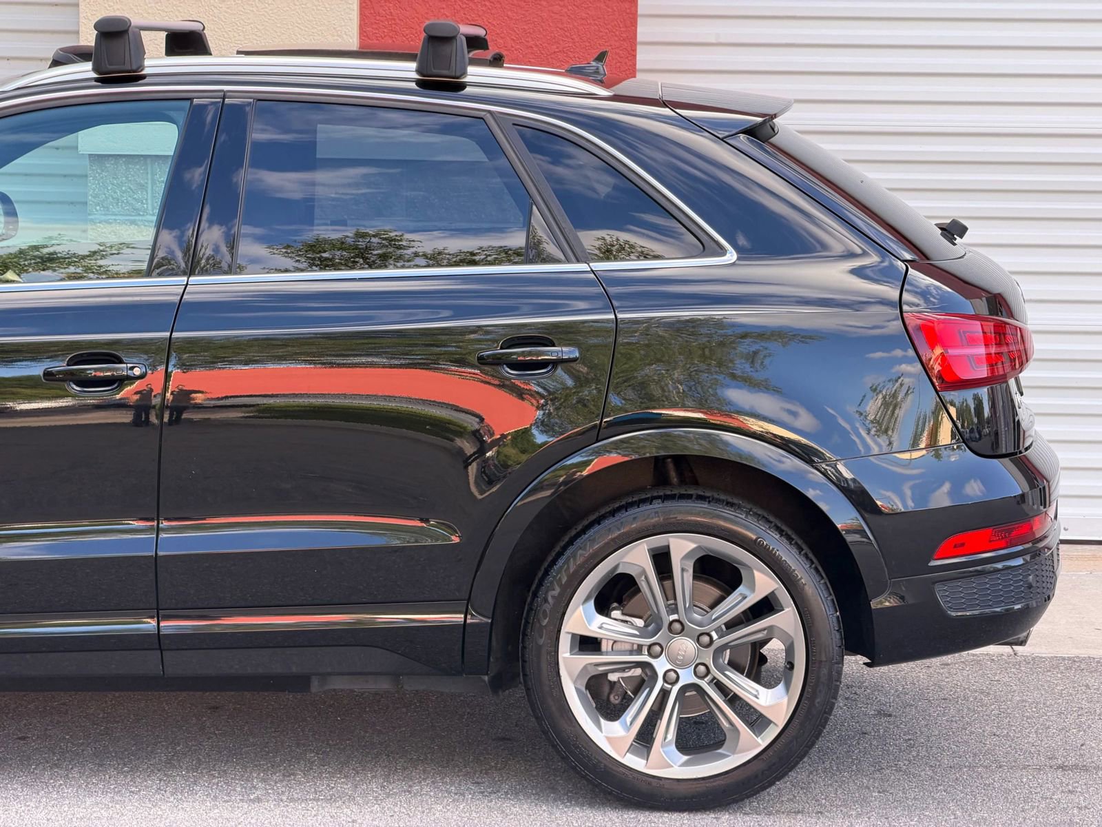 Used 2017 Audi Q3 2.0T Prestige w/ Prestige Package AWD/4WD image 19