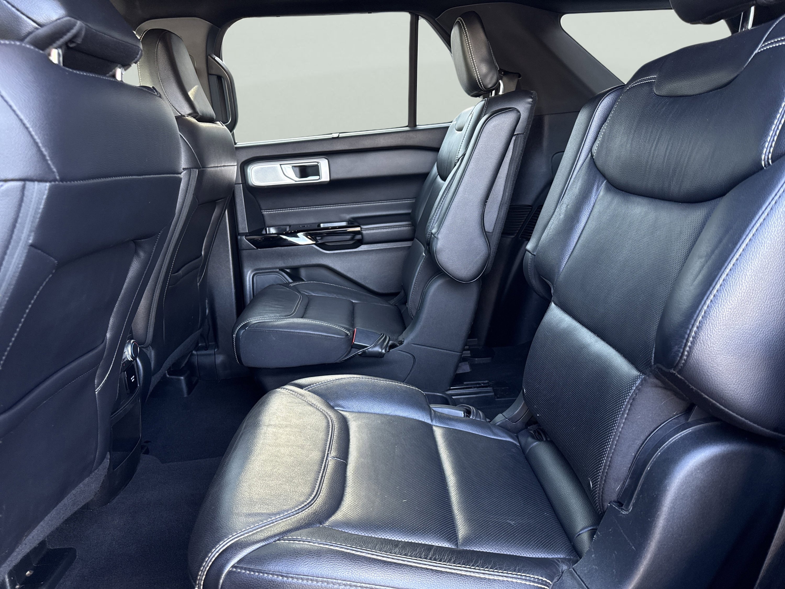 Used 2021 Ford Explorer ST w/ Equipment Group 401A image 11