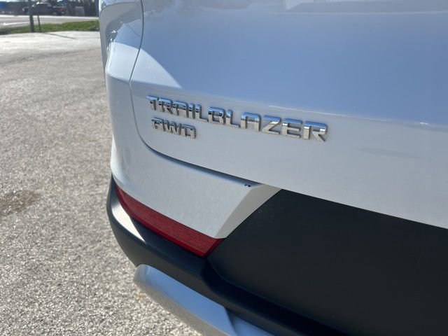 Used 2023 Chevrolet TrailBlazer LT w/ Convenience Package image 9