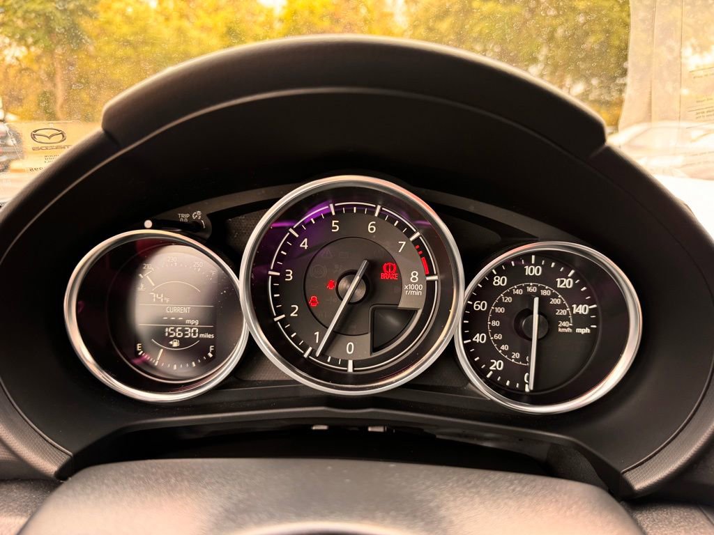 Used 2021 MAZDA MX-5 Miata Club RWD image 24
