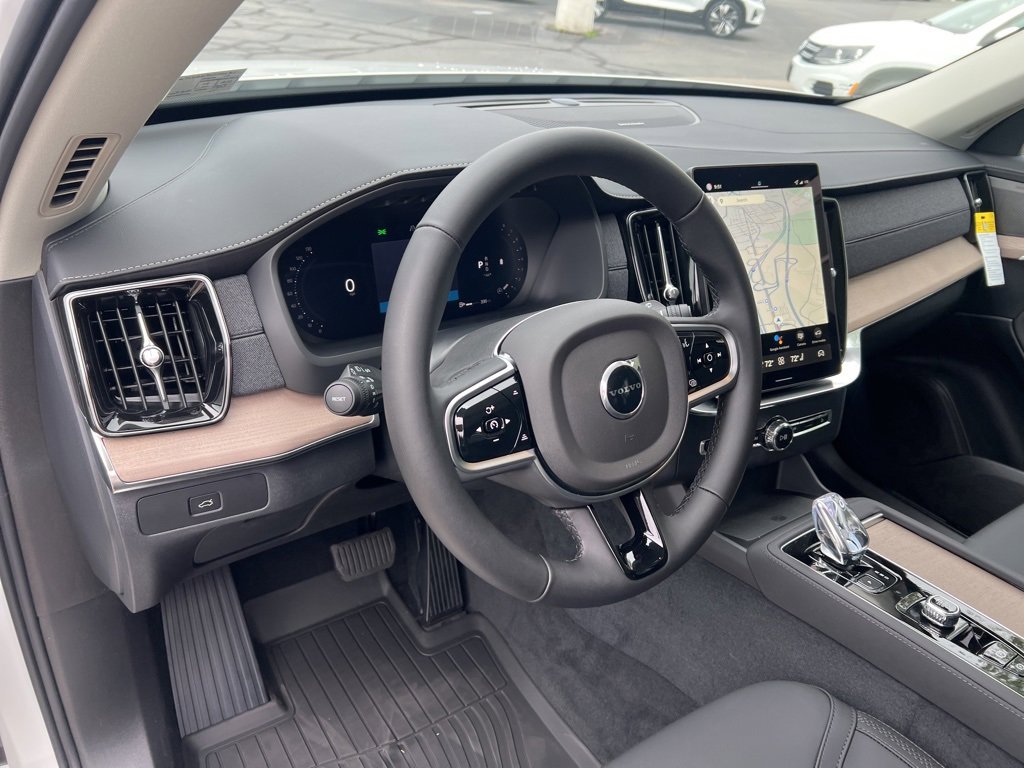 New 2026 Volvo XC90 B6 Plus w/ Protection Package Premier image 14