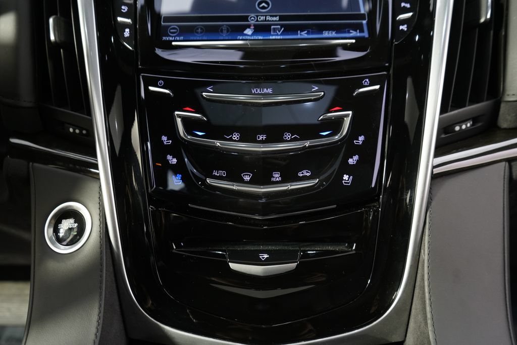 Used 2020 Cadillac Escalade Platinum AWD/4WD image 31