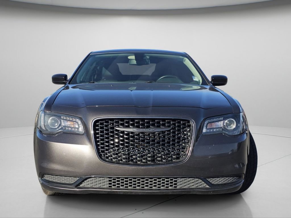 Used 2020 Chrysler 300 Touring w/ Sport Appearance Package image 3