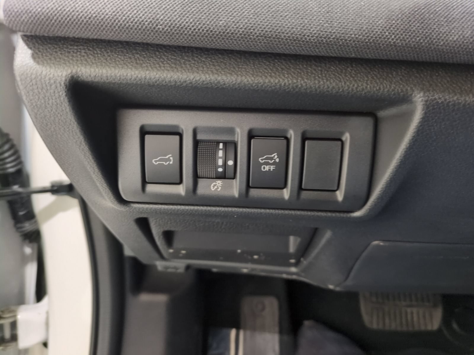 Certified 2025 Subaru Outback Premium AWD/4WD image 19
