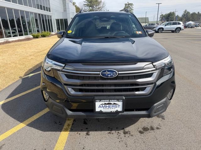 Used 2025 Subaru Forester Premium image 2