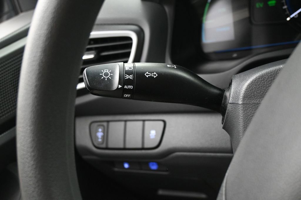 Used 2018 Hyundai Ioniq Blue image 17