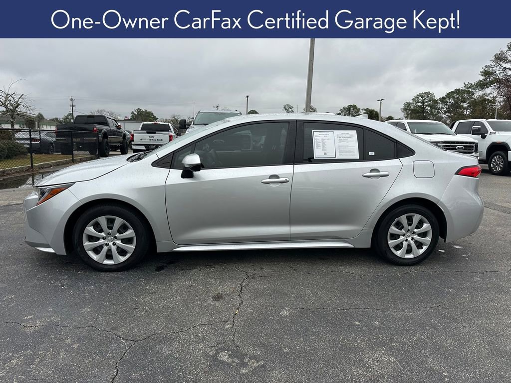 Used 2022 Toyota Corolla LE image 2