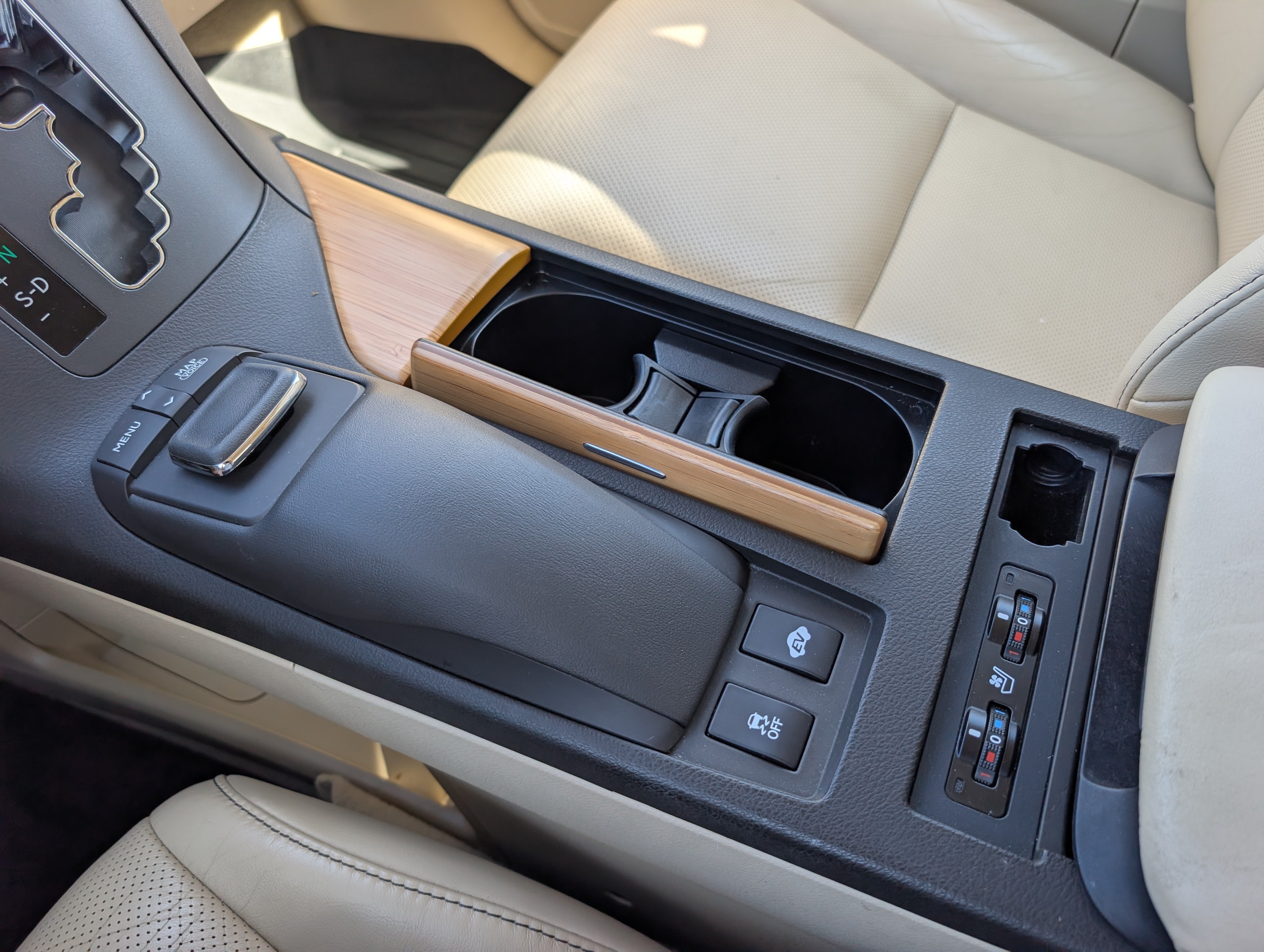 Used 2015 Lexus RX 450h FWD image 23