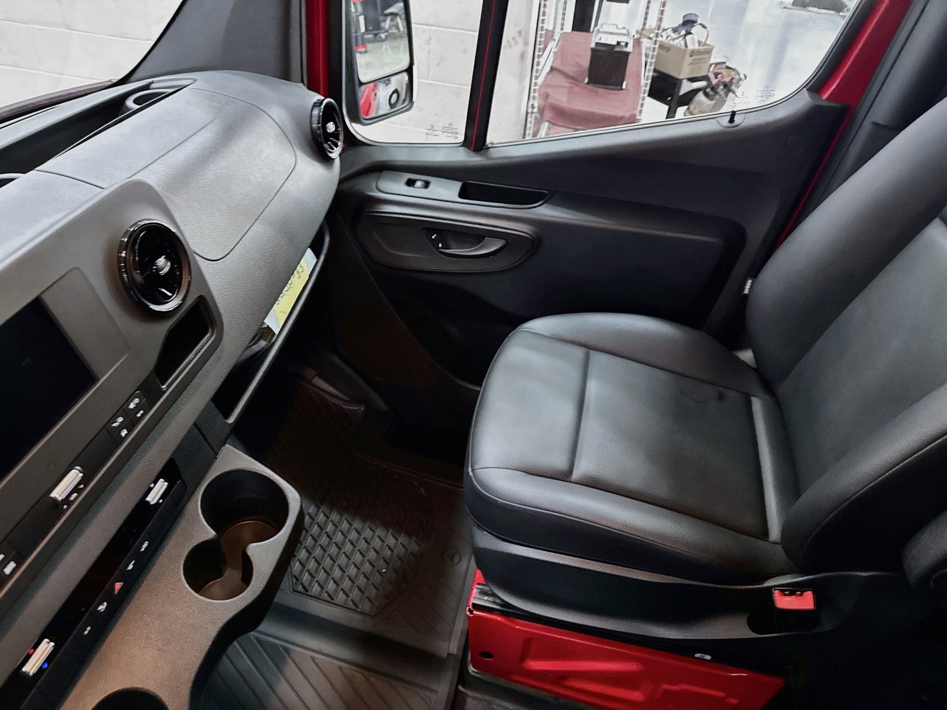 Used 2020 Mercedes-Benz Sprinter 2500 image 22