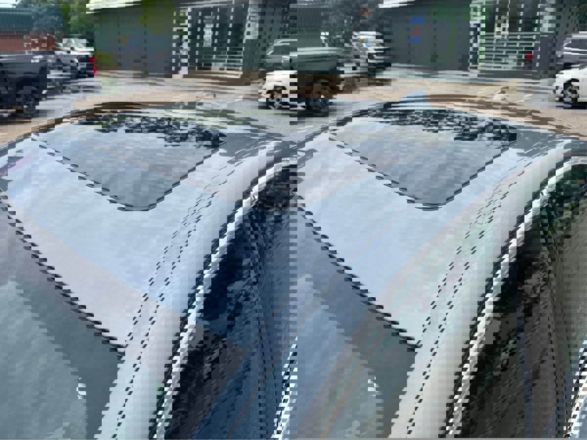 Used 2019 BMW 540i w/ Executive Package image 13