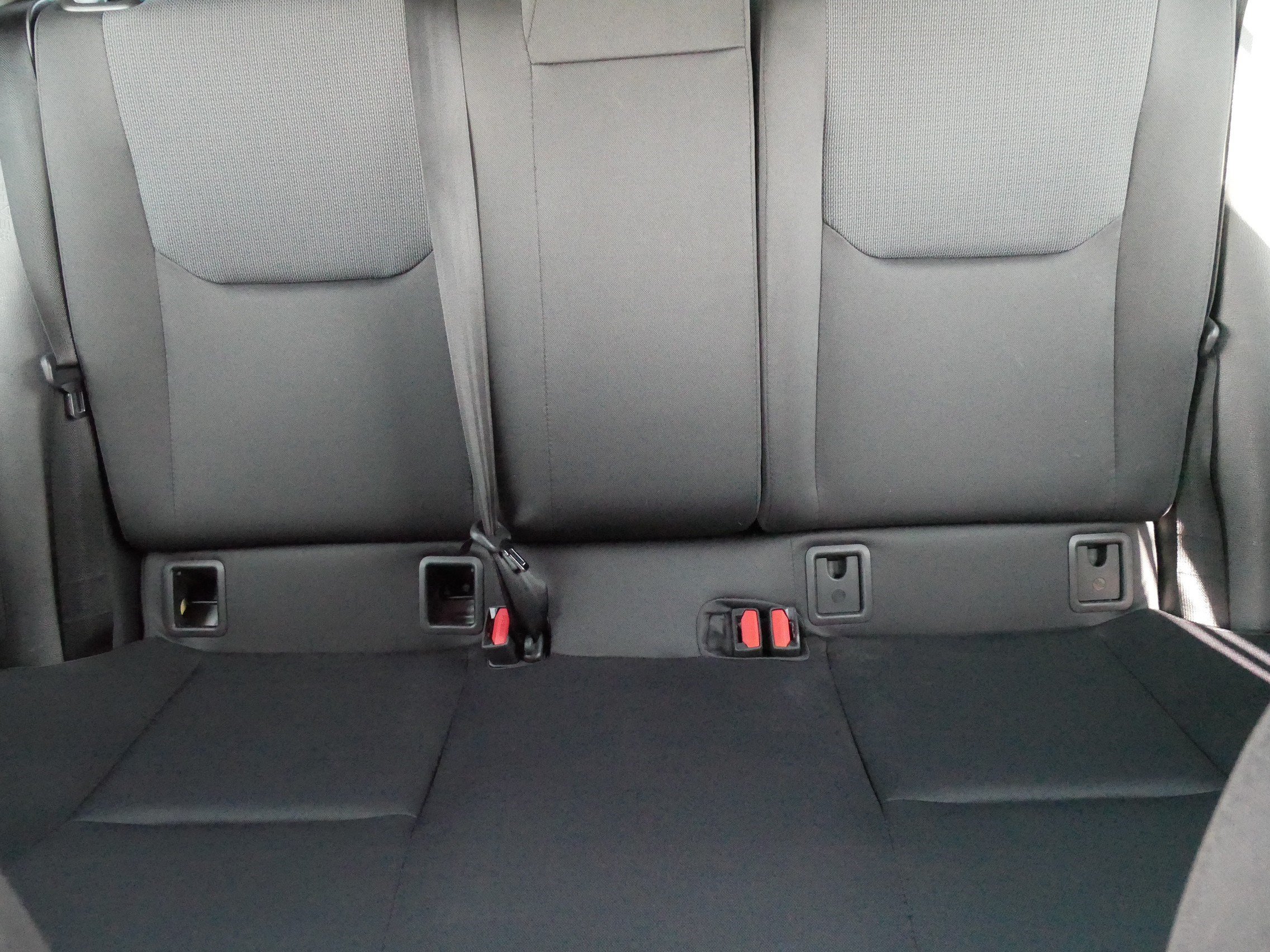 Certified 2025 Toyota Prius LE FWD image 13