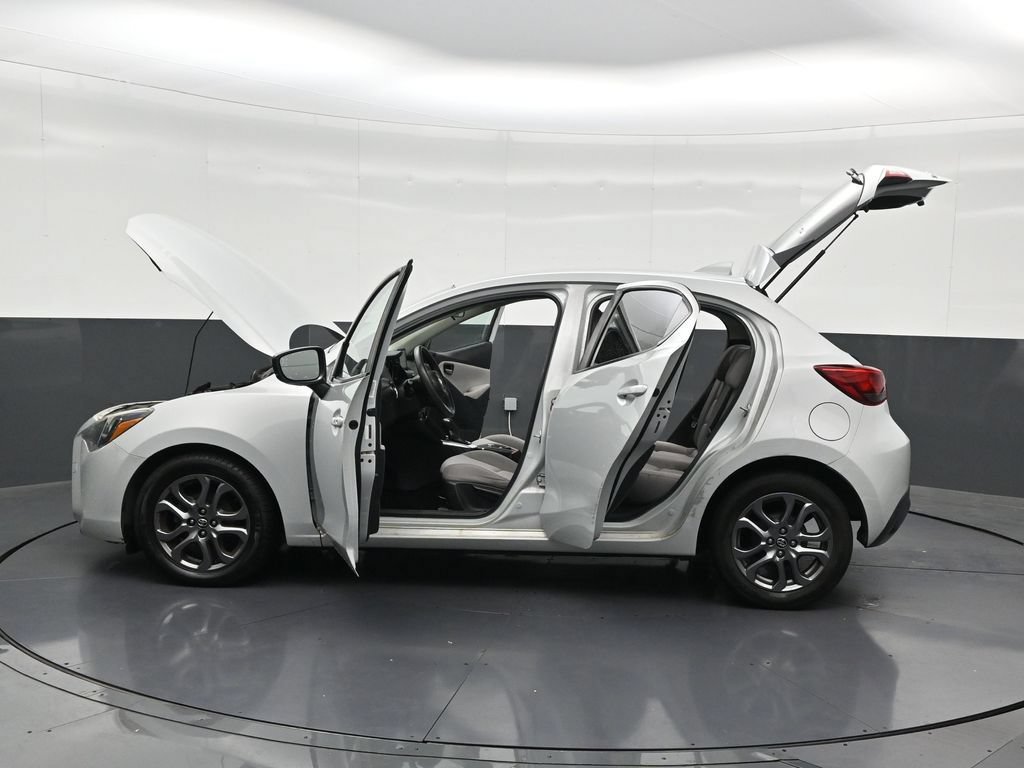 Used 2020 Toyota Yaris LE FWD image 33